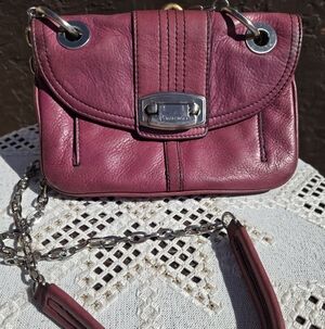 B. Makowsky Magenta Leather Chain Crossbody Bag